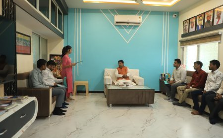 विधायक ने पीएचई एसडीओ जिज्ञासा दीक्षित एवं सब इंजीनियर आर के वर्मा को लगाई कड़ी फटकार