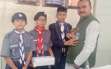 पुष्प सीनियर सेकेंडरी स्कूल के स्काउट गाइड ने स्थापना दिवस मनाया 