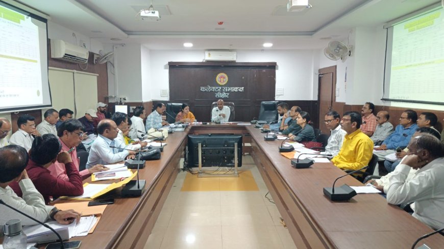 “पहले खुद अनुशासन सीखें, फिर बच्चों को सिखाएं” - कलेक्टर