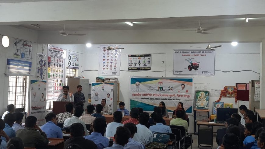 उद्यम विभाग द्वारा युवाओं को दी गई एमएसएमई योजनाओं की जानकारी 