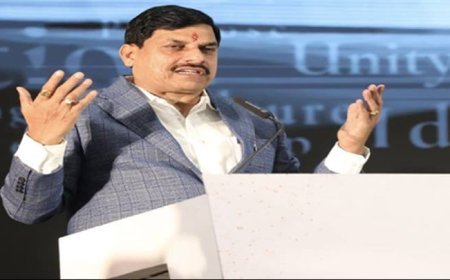 मुख्यमंत्री डॉ. मोहन यादव शनिवार को  ब्रिलियंट कन्वेंशन सेंटर  इंदौर में आयोजित यंग एंटरप्रेन्योर्स फोरम समिट 2025 की संबोधित करते हुए।