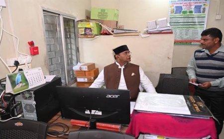 मंत्री श्री सारंग ने पांढुर्णा के बोरगांव स्थित सेवा सहकारी समिति का किया औचक निरीक्षण