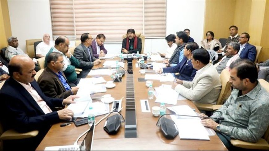 जिला स्तर पर समितियों का गठन कर, करें सक्रिय : राज्य मंत्री श्री पटेल