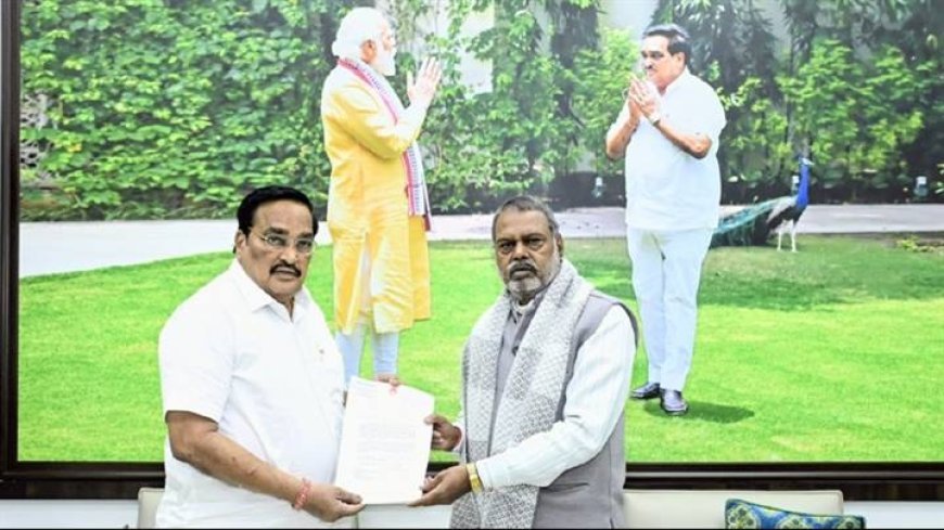 उद्यानिकी मंत्री श्री कुशवाह ने केन्द्रीय जल शक्ति मंत्री श्री पाटिल से की भेंट