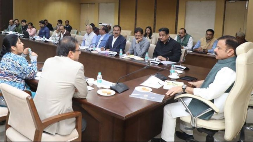 स्कूलों के सभी निर्माण कार्य समय-सीमा में हों पूरे : मंत्री श्री सिंह