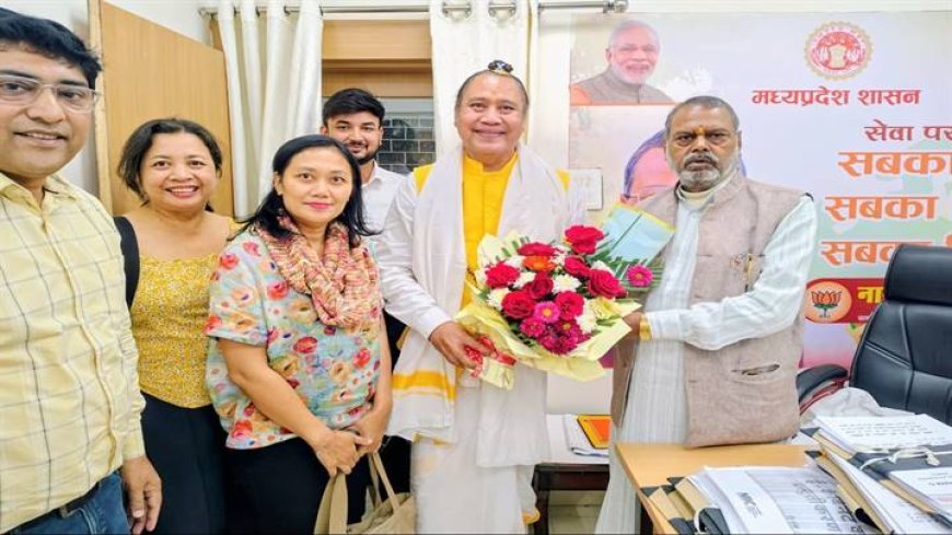 इंडोनेशिया के गाँधीवादी विचारक श्री उदयना ने सामाजिक न्याय मंत्री से भेंट की